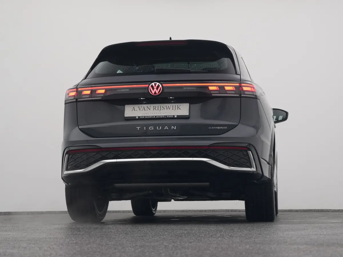 1.5 eHybrid R-Line NEW | PANO | 360° | HUD | ADAPTIVE | STOELMASSAGE | STOEL- EN STUURVERW. | TREKHAAK