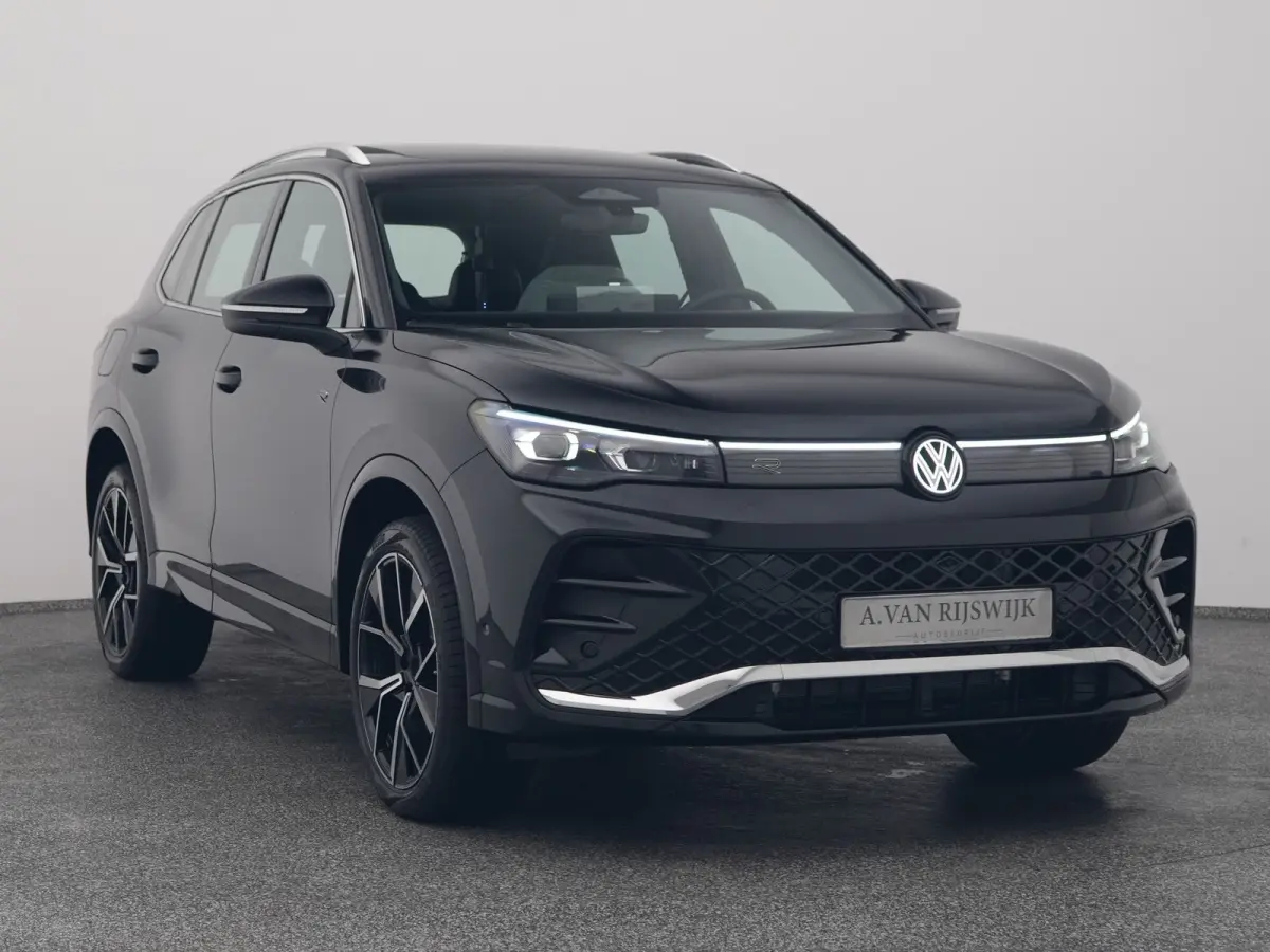 1.5 eHybrid R-Line NEW | PANO | 360° | HUD | ADAPTIVE | STOELMASSAGE | STOEL- EN STUURVERW. | TREKHAAK