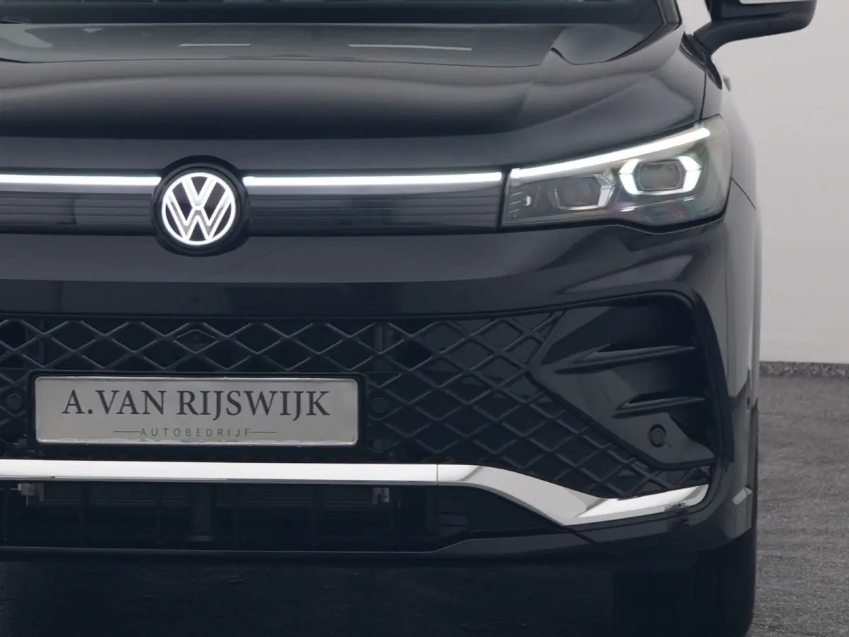 1.5 eHybrid R-Line NEW | PANO | 360° | HUD | ADAPTIVE | STOELMASSAGE | STOEL- EN STUURVERW. | TREKHAAK