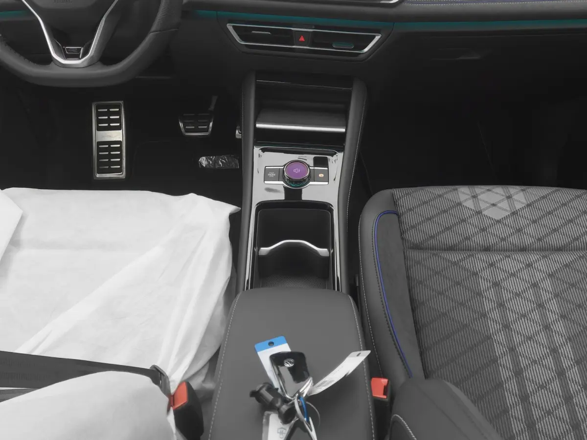 1.5 eHybrid R-Line NEW | PANO | 360° | HUD | ADAPTIVE | STOELMASSAGE | STOEL- EN STUURVERW. | TREKHAAK