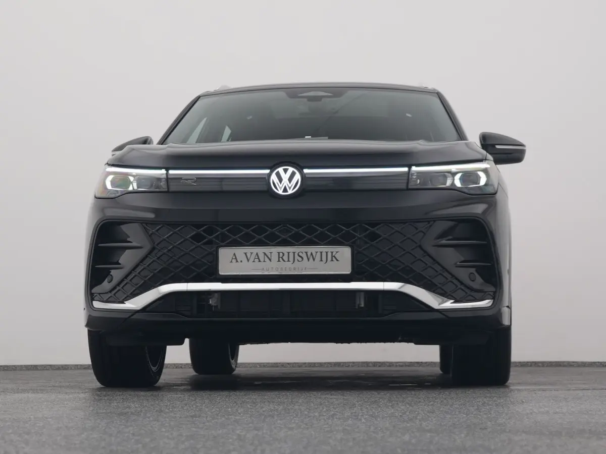 1.5 eHybrid R-Line NEW | PANO | 360° | HUD | ADAPTIVE | STOELMASSAGE | STOEL- EN STUURVERW. | TREKHAAK