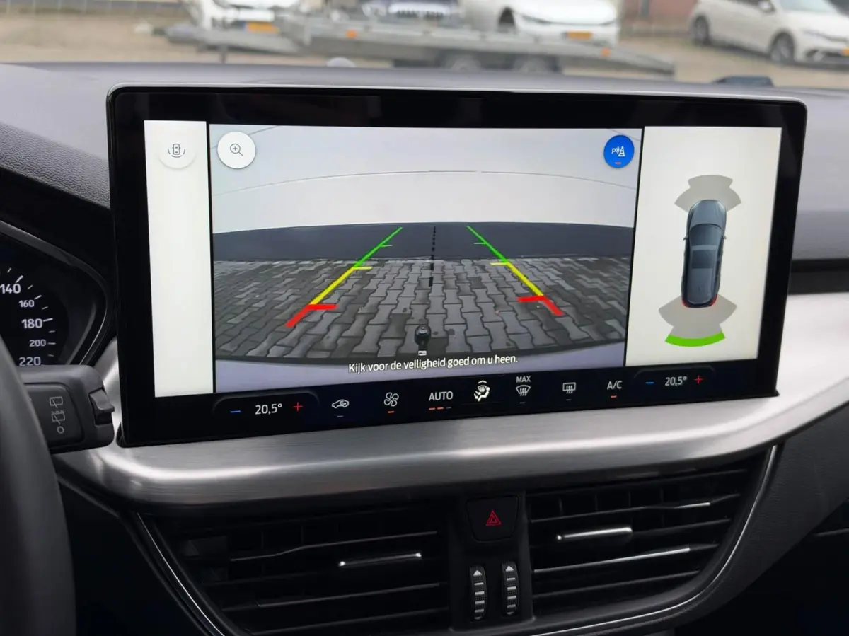 1.0 EcoBoost Hybrid 125pk Titanium | Navigatie | Adaptive cruise | Trekhaak