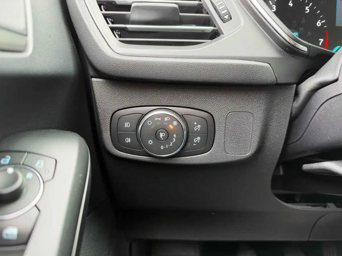 1.0 EcoBoost Hybrid 125pk Titanium | Navigatie | Adaptive cruise | Trekhaak