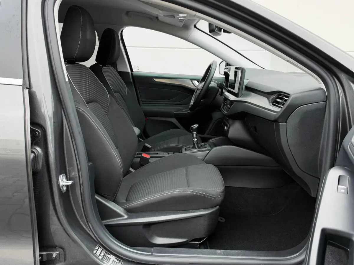 1.0 EcoBoost Hybrid 125pk Titanium | Navigatie | Adaptive cruise | Trekhaak