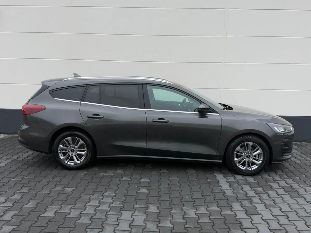 1.0 EcoBoost Hybrid 125pk Titanium | Navigatie | Adaptive cruise | Trekhaak