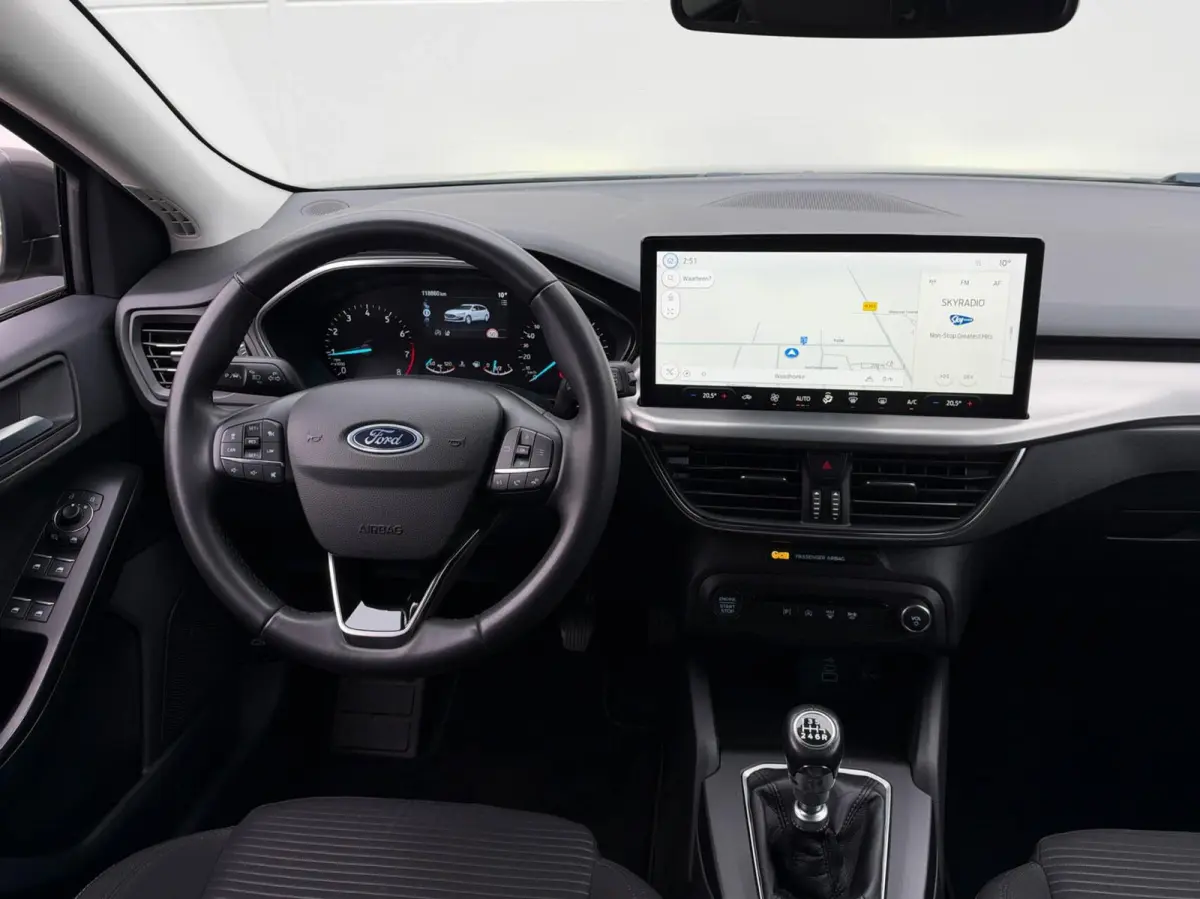 1.0 EcoBoost Hybrid 125pk Titanium | Navigatie | Adaptive cruise | Trekhaak