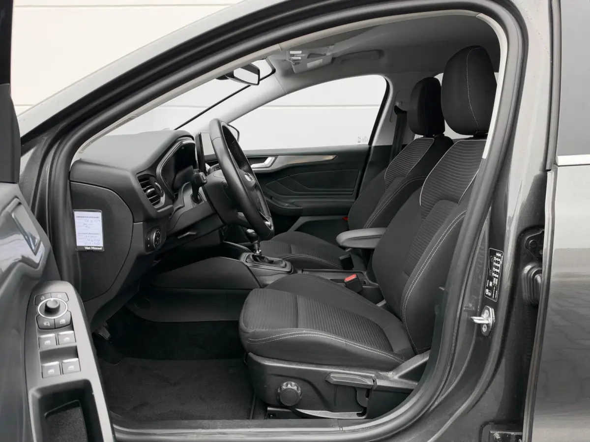 1.0 EcoBoost Hybrid 125pk Titanium | Navigatie | Adaptive cruise | Trekhaak