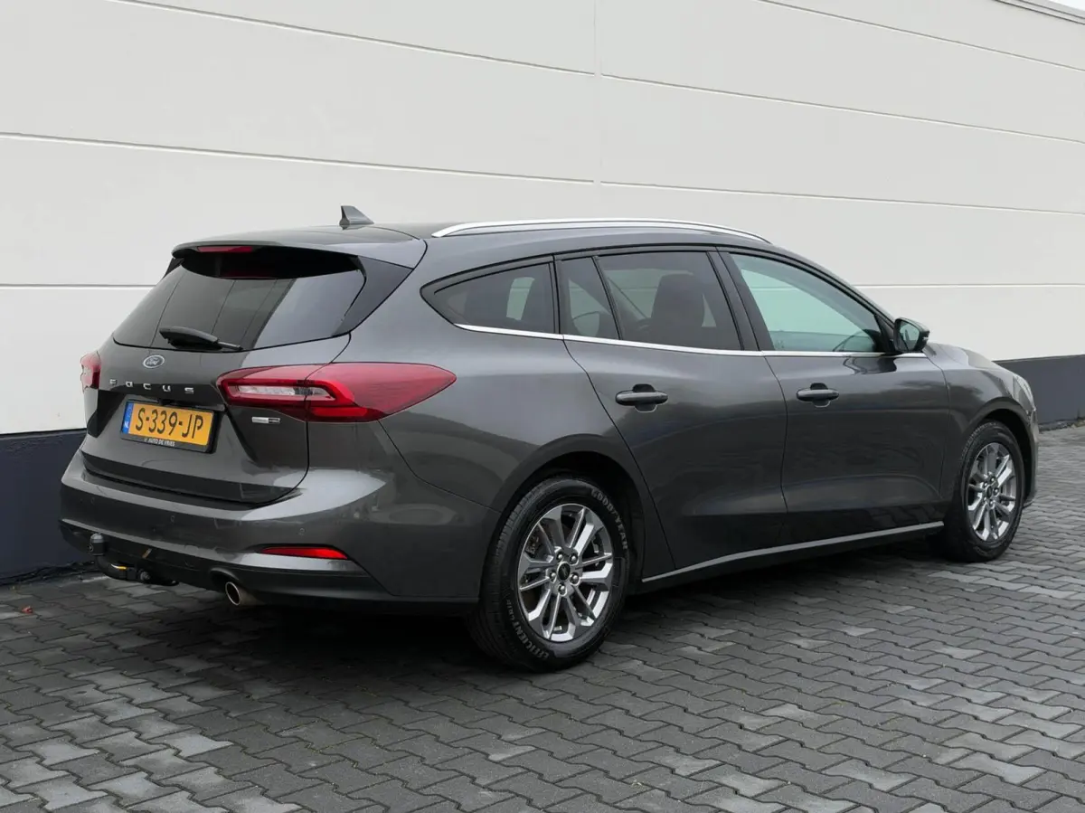 1.0 EcoBoost Hybrid 125pk Titanium | Navigatie | Adaptive cruise | Trekhaak
