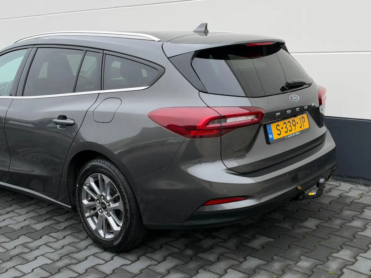 1.0 EcoBoost Hybrid 125pk Titanium | Navigatie | Adaptive cruise | Trekhaak