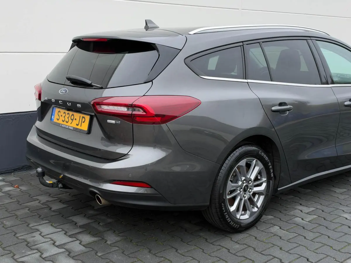 1.0 EcoBoost Hybrid 125pk Titanium | Navigatie | Adaptive cruise | Trekhaak