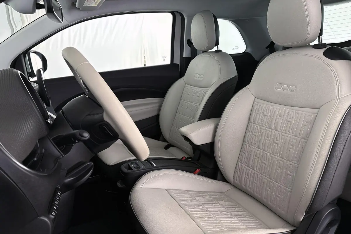 La Prima 42 kWh Pano Leder Stoelverwarming JBL Camera Apple CarPlay