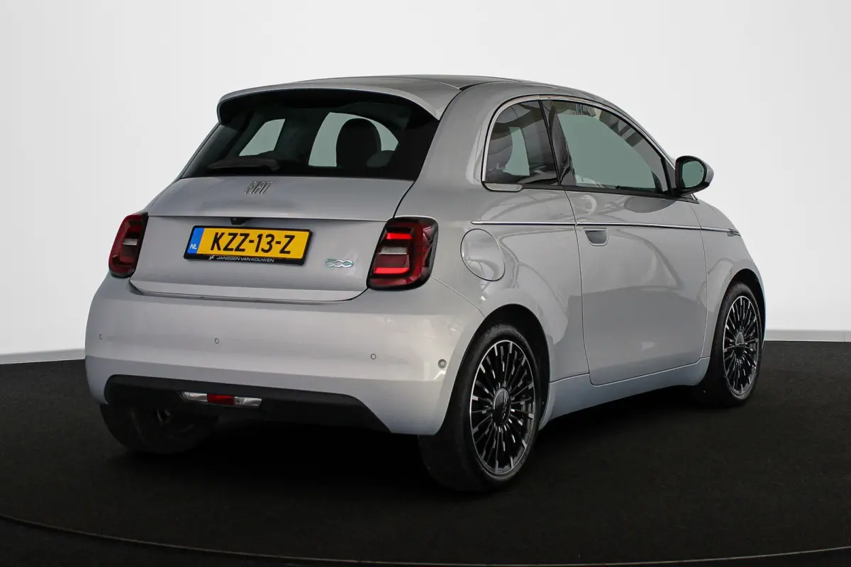 La Prima 42 kWh Pano Leder Stoelverwarming JBL Camera Apple CarPlay