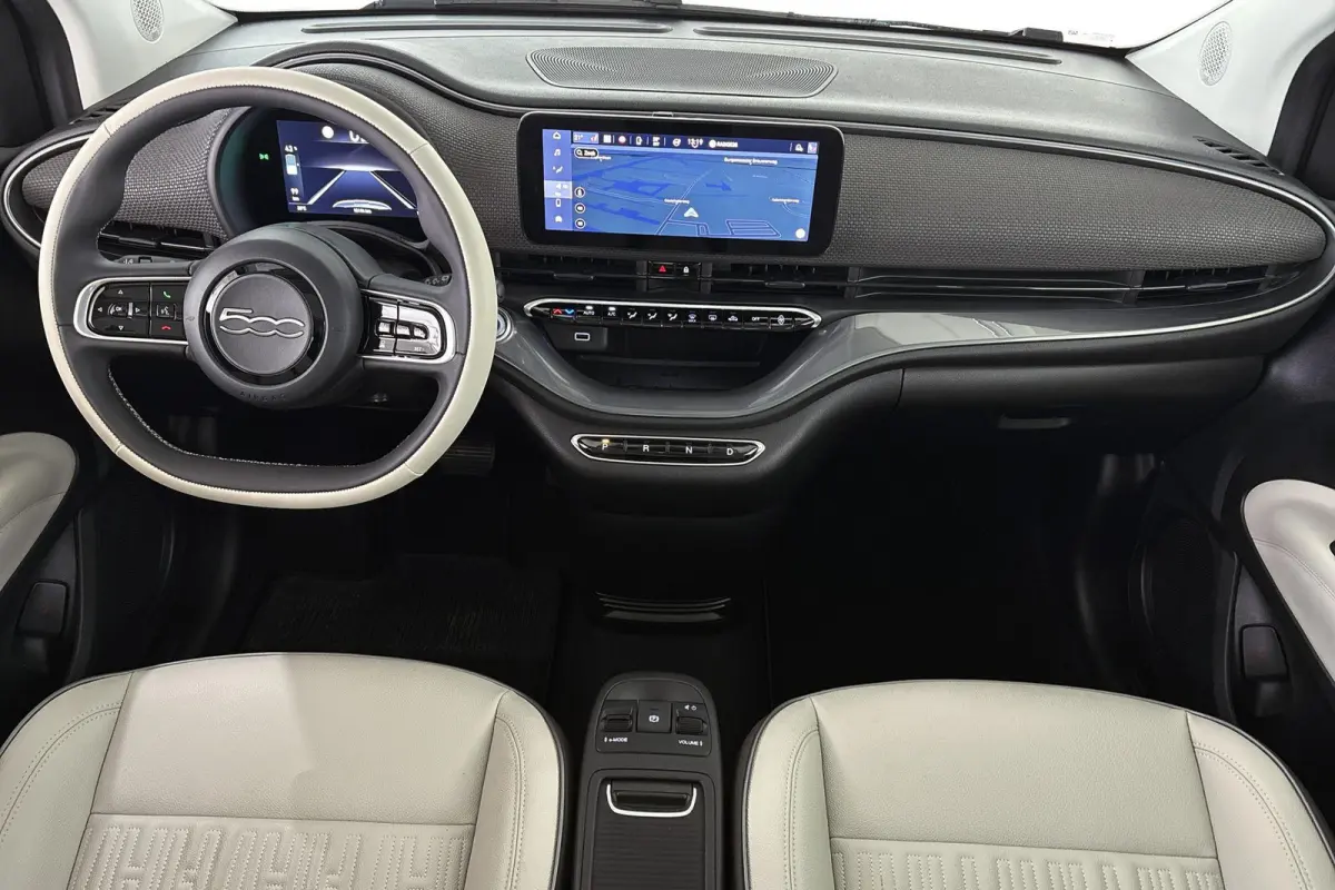 La Prima 42 kWh Pano Leder Stoelverwarming JBL Camera Apple CarPlay