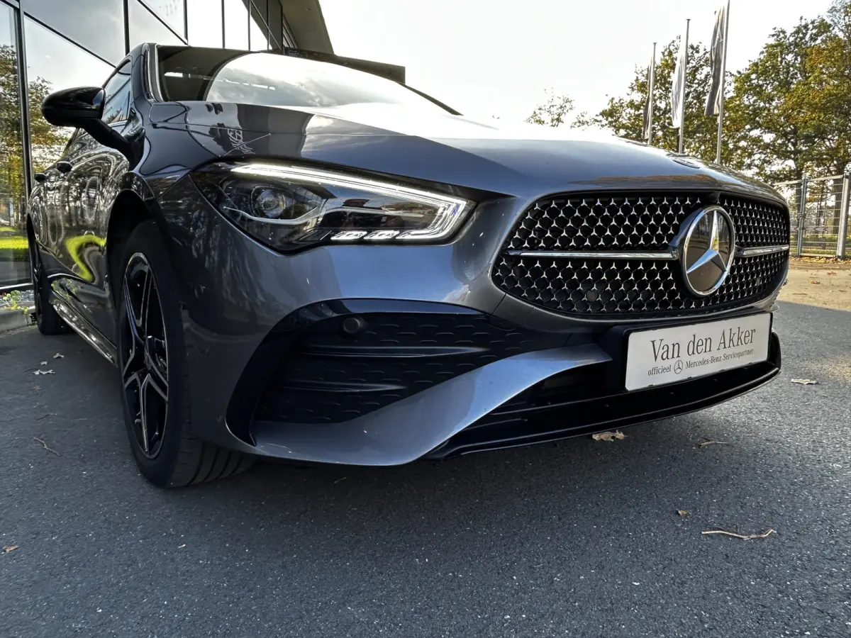 250e AMG // Panoramdadak // Keyless // Nightpakket // Camera // Carplay