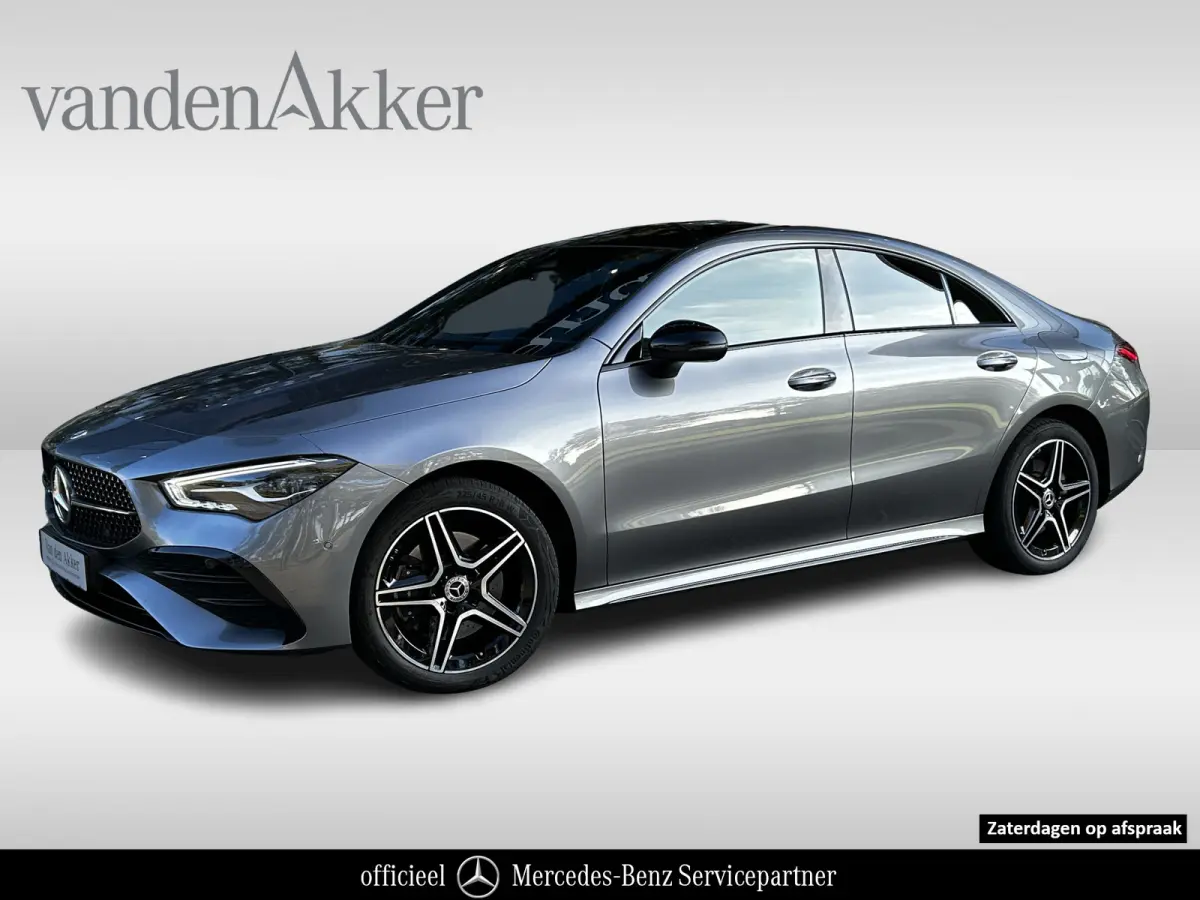 250e AMG // Panoramdadak // Keyless // Nightpakket // Camera // Carplay