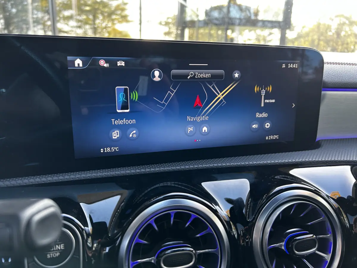 250e AMG // Panoramdadak // Keyless // Nightpakket // Camera // Carplay