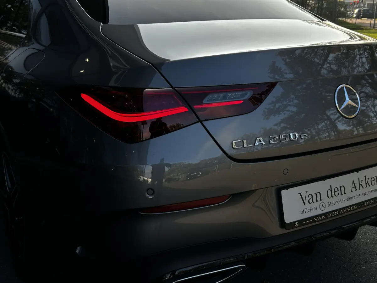 250e AMG // Panoramdadak // Keyless // Nightpakket // Camera // Carplay