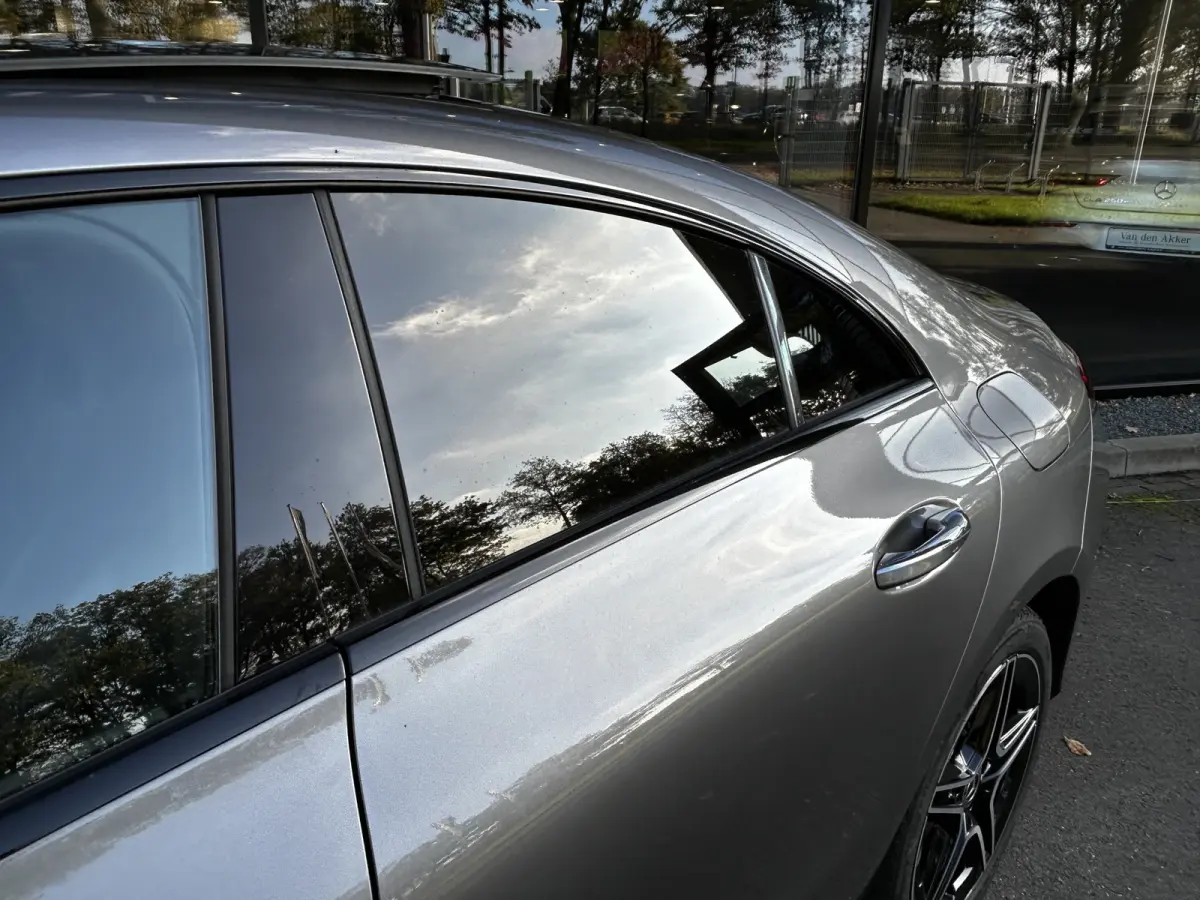 250e AMG // Panoramdadak // Keyless // Nightpakket // Camera // Carplay