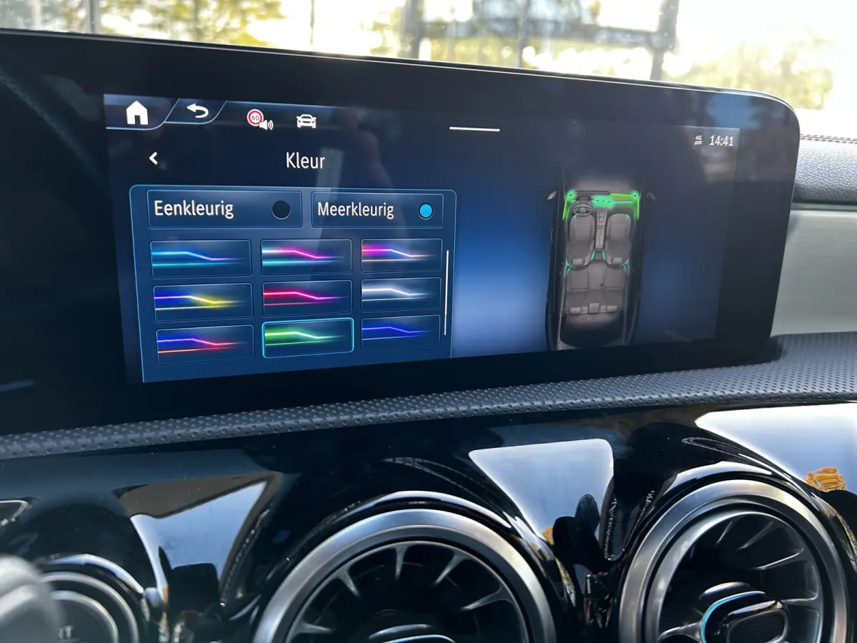 250e AMG // Panoramdadak // Keyless // Nightpakket // Camera // Carplay