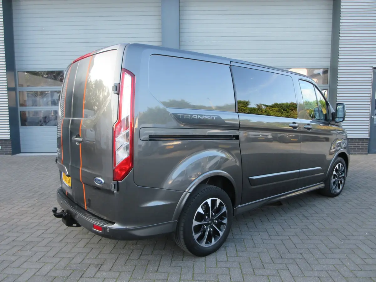 320 2.0 TDCI L1H1 Sport DC 185 pk automaat