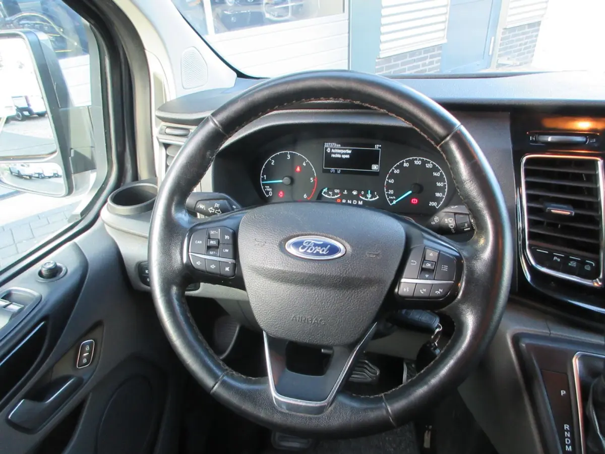 320 2.0 TDCI L1H1 Sport DC 185 pk automaat
