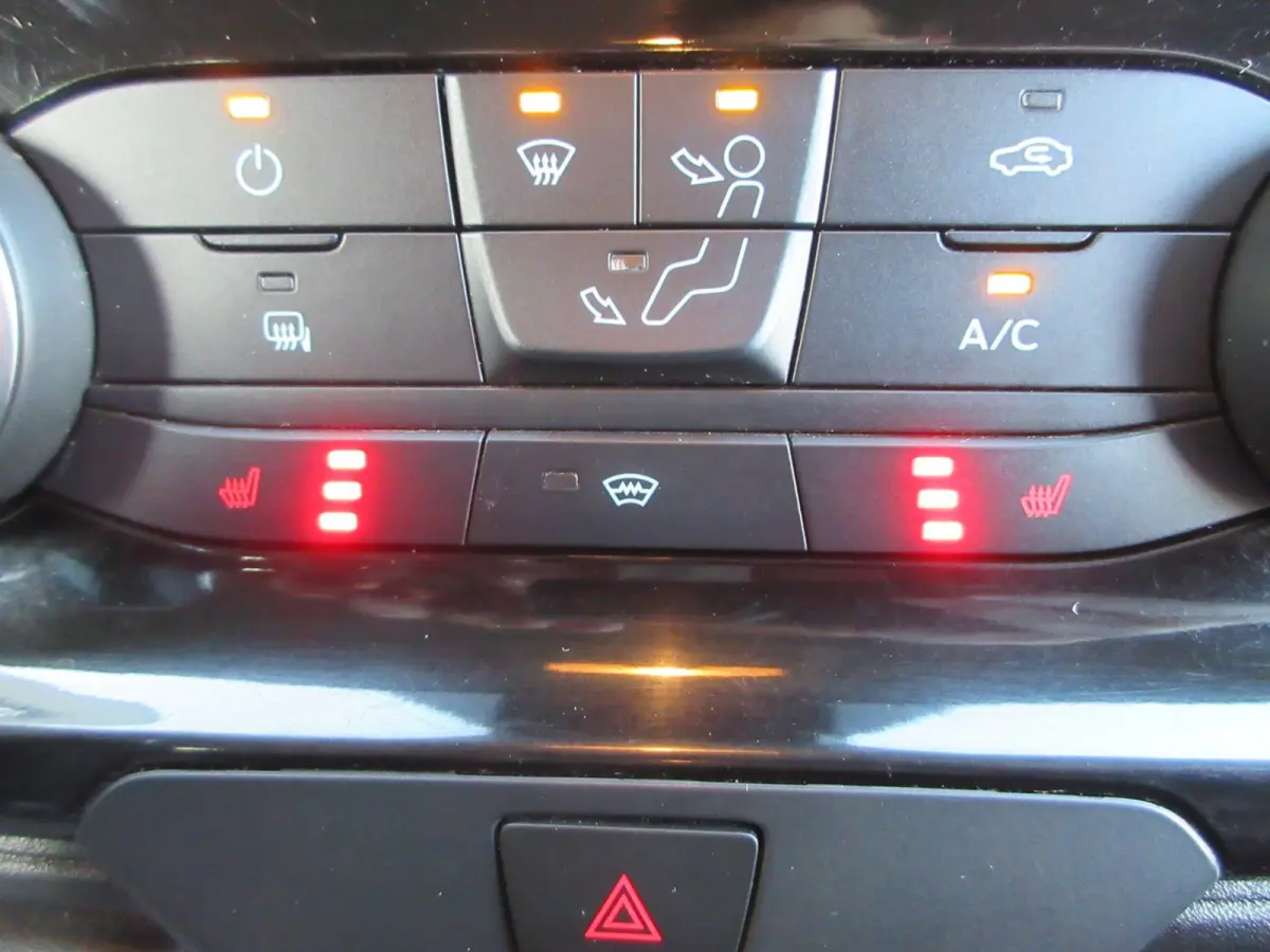 320 2.0 TDCI L1H1 Sport DC 185 pk automaat