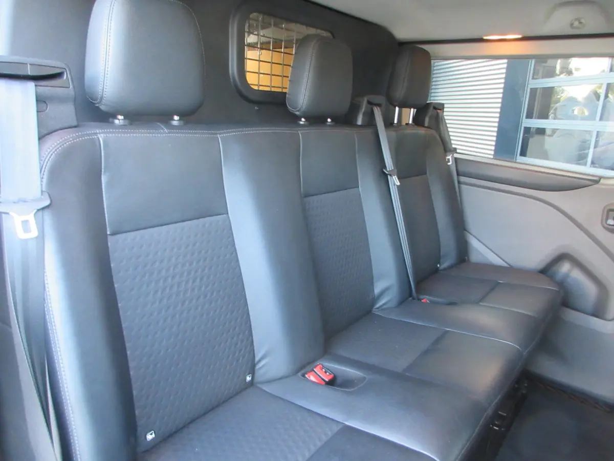 320 2.0 TDCI L1H1 Sport DC 185 pk automaat
