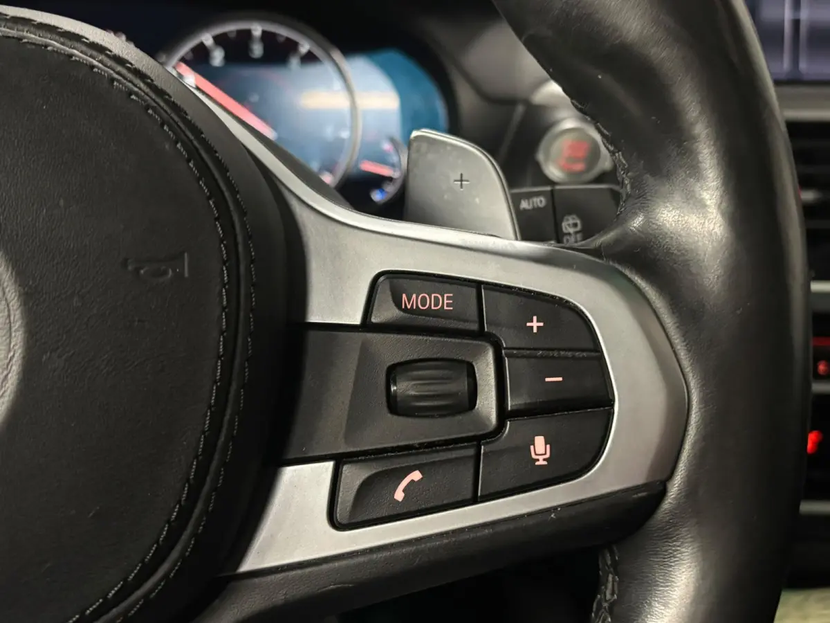 XDrive20i High Executive Panoramadak Harman Kardon Headup