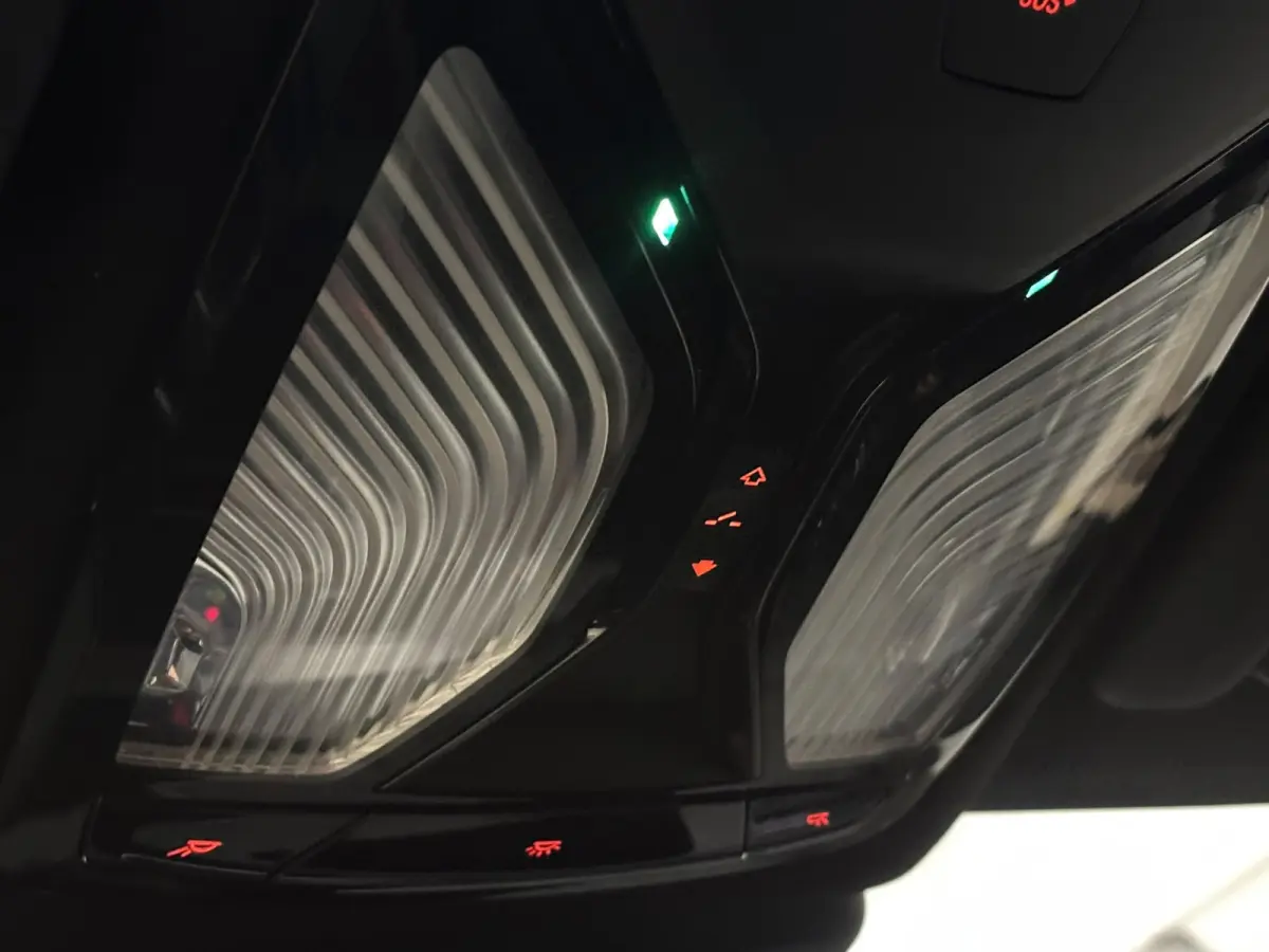 XDrive20i High Executive Panoramadak Harman Kardon Headup