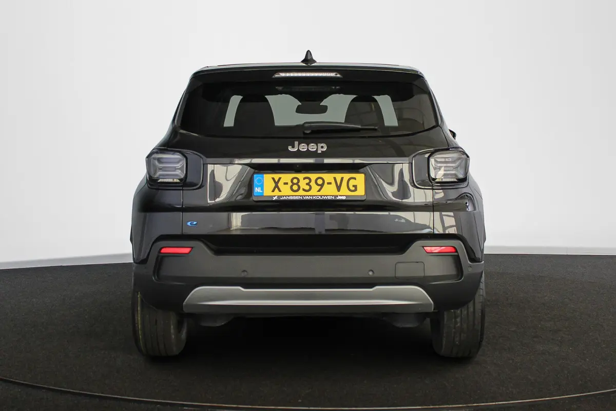 Summit 54 kWh Stoelverwarming Camera Keyless Dodehoek