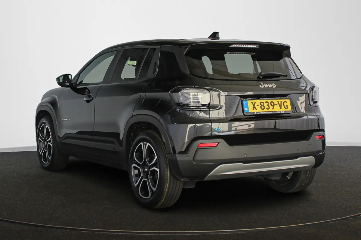 Summit 54 kWh Stoelverwarming Camera Keyless Dodehoek