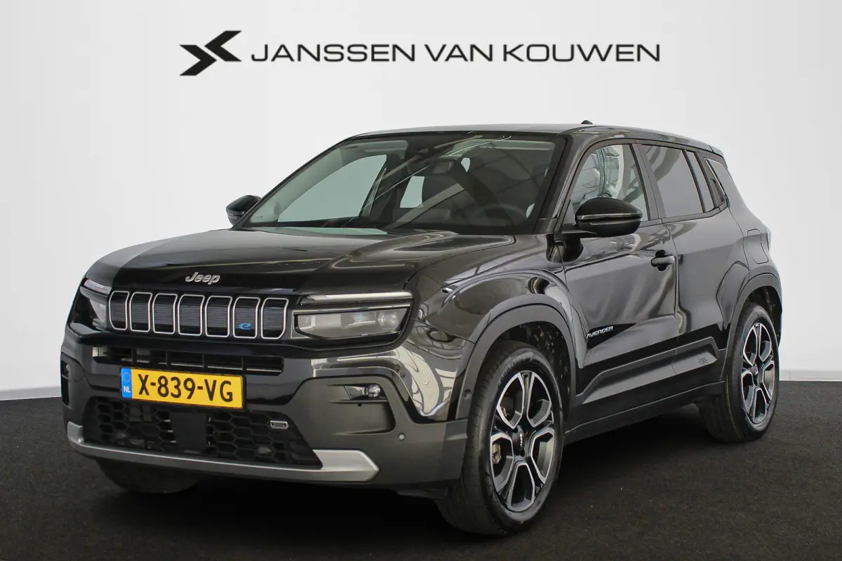 Summit 54 kWh Stoelverwarming Camera Keyless Dodehoek