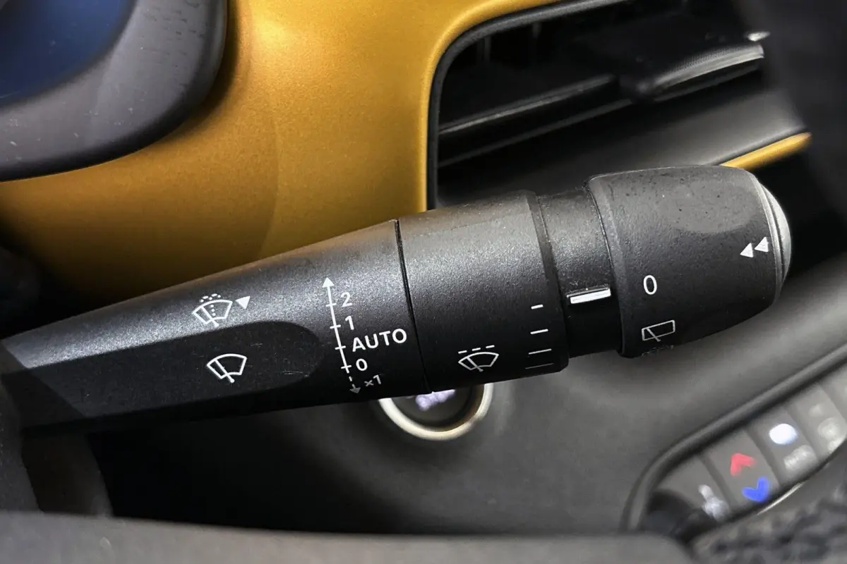 Summit 54 kWh Stoelverwarming Camera Keyless Dodehoek