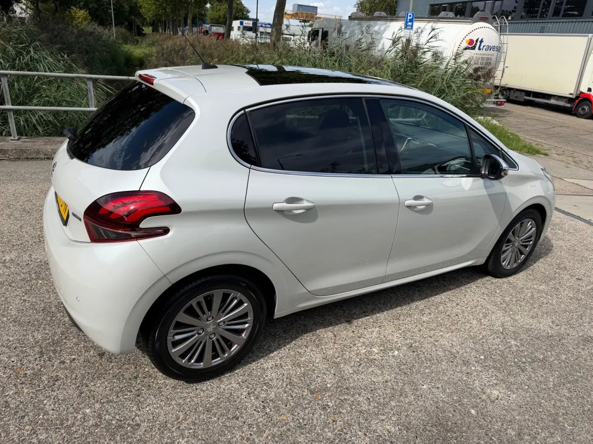 1.2 PureTech Allure!2016!Panoramadak!LM.velgen!PDC!Camera!