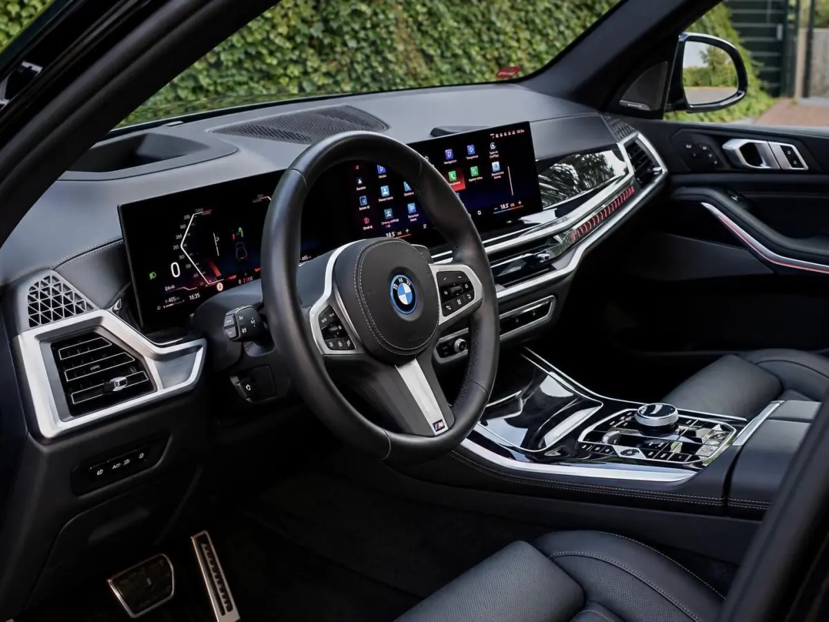xDrive50e M-Sport 4WB|Softclose|HuD|360|Memory|Trekh.