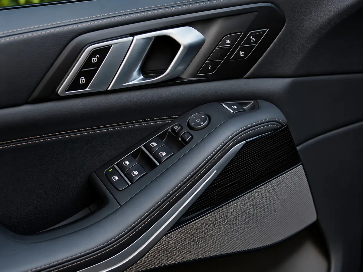 xDrive50e M-Sport 4WB|Softclose|HuD|360|Memory|Trekh.