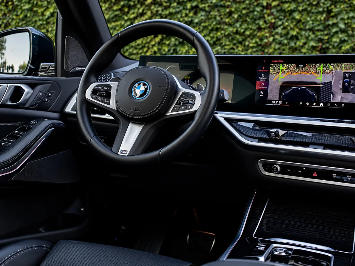 xDrive50e M-Sport 4WB|Softclose|HuD|360|Memory|Trekh.