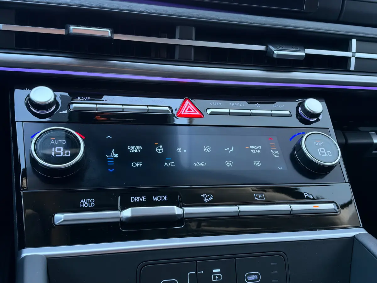 1.6 T-GDI HEV Premium 7p | Achterbank verwarmd | Achteruitrijcamera | Buitenspiegels elektrisch verstelbaar