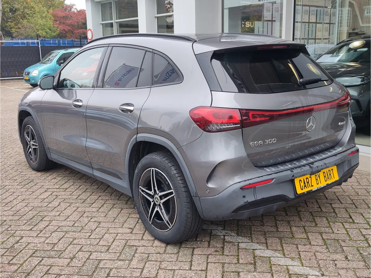 300 4MATIC AMG LINE 67 kWh Pano | Head Up Display | Memory Seats | Dodehoekdetectie | Trekhaak