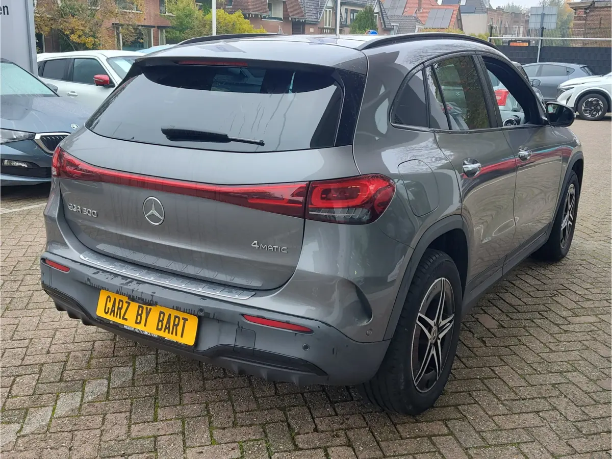 300 4MATIC AMG LINE 67 kWh Pano | Head Up Display | Memory Seats | Dodehoekdetectie | Trekhaak