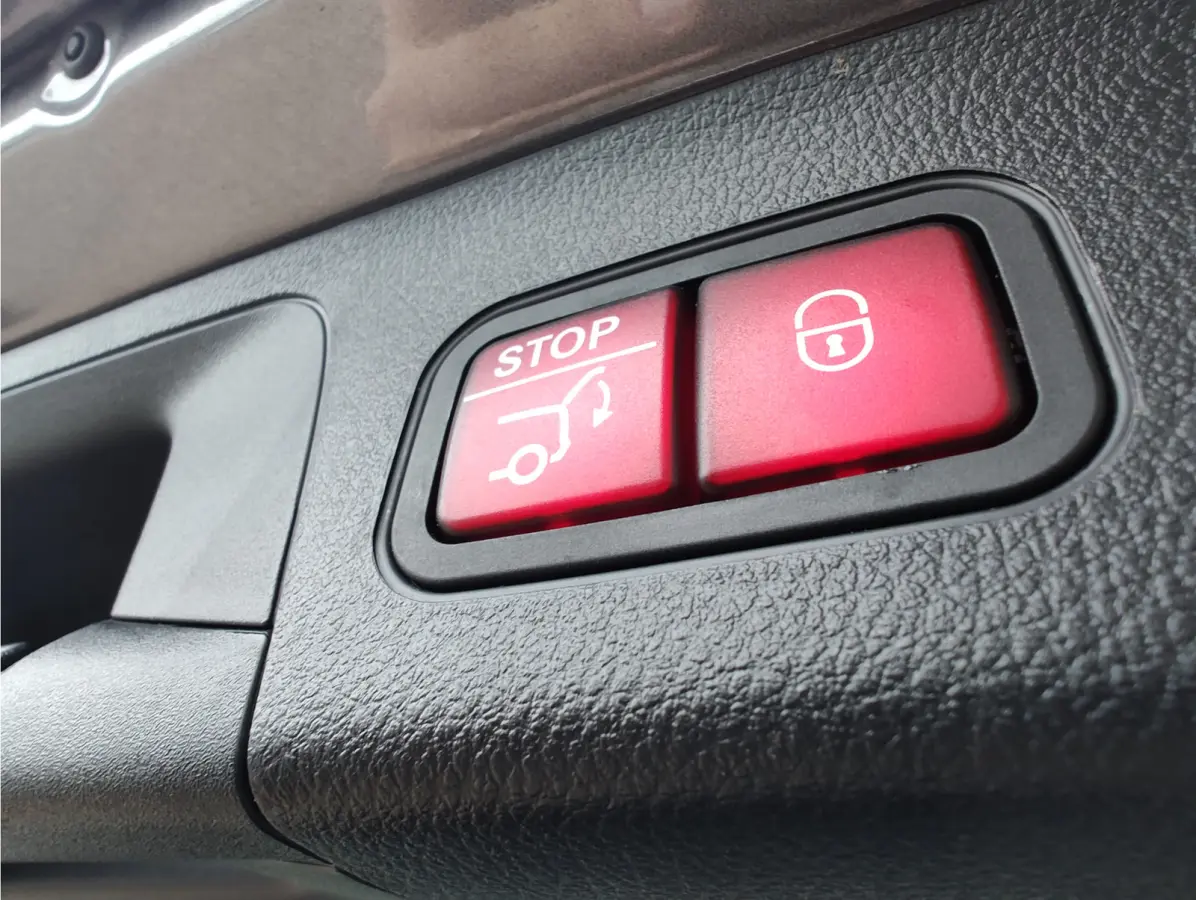 300 4MATIC AMG LINE 67 kWh Pano | Head Up Display | Memory Seats | Dodehoekdetectie | Trekhaak