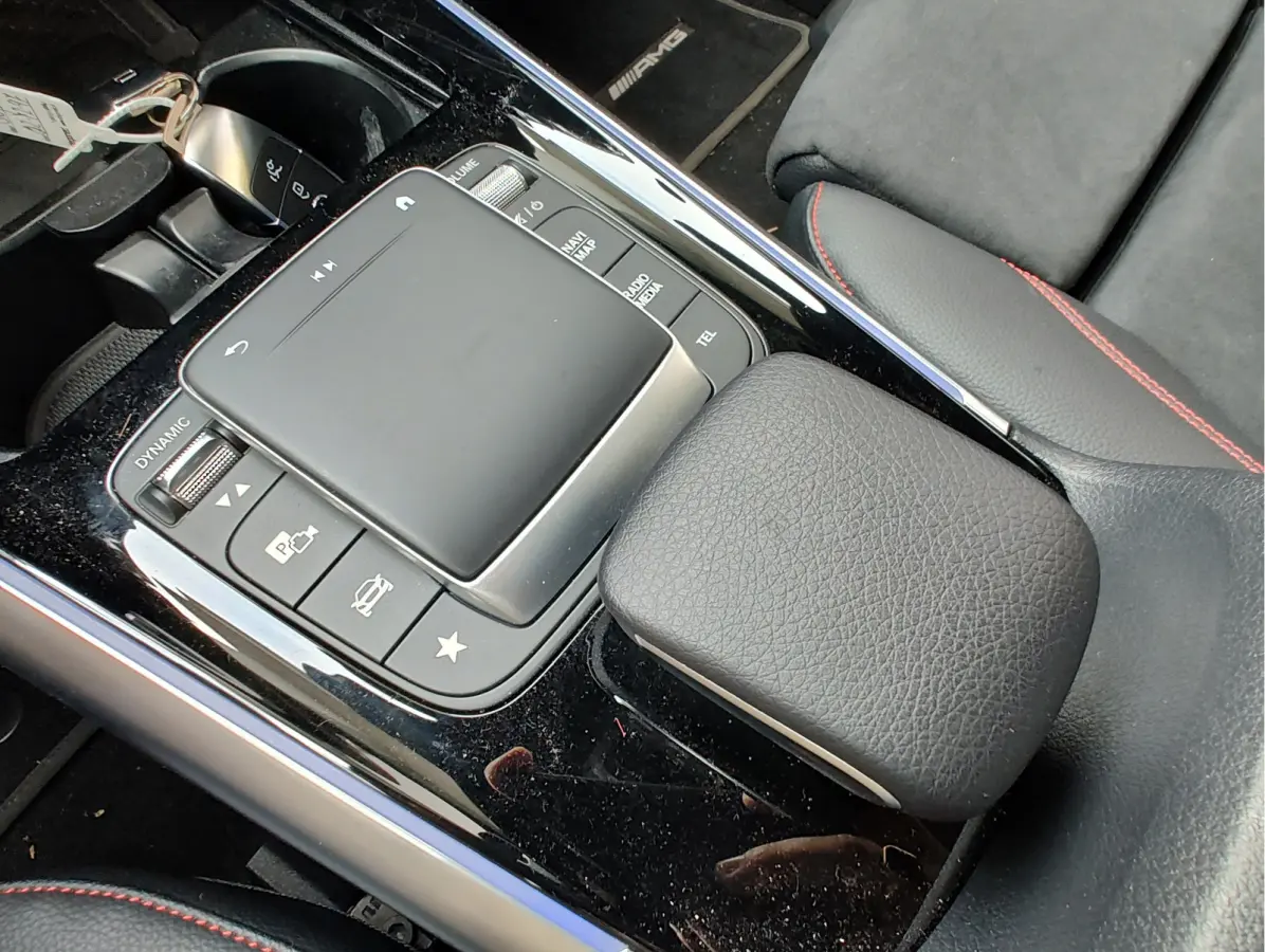 300 4MATIC AMG LINE 67 kWh Pano | Head Up Display | Memory Seats | Dodehoekdetectie | Trekhaak
