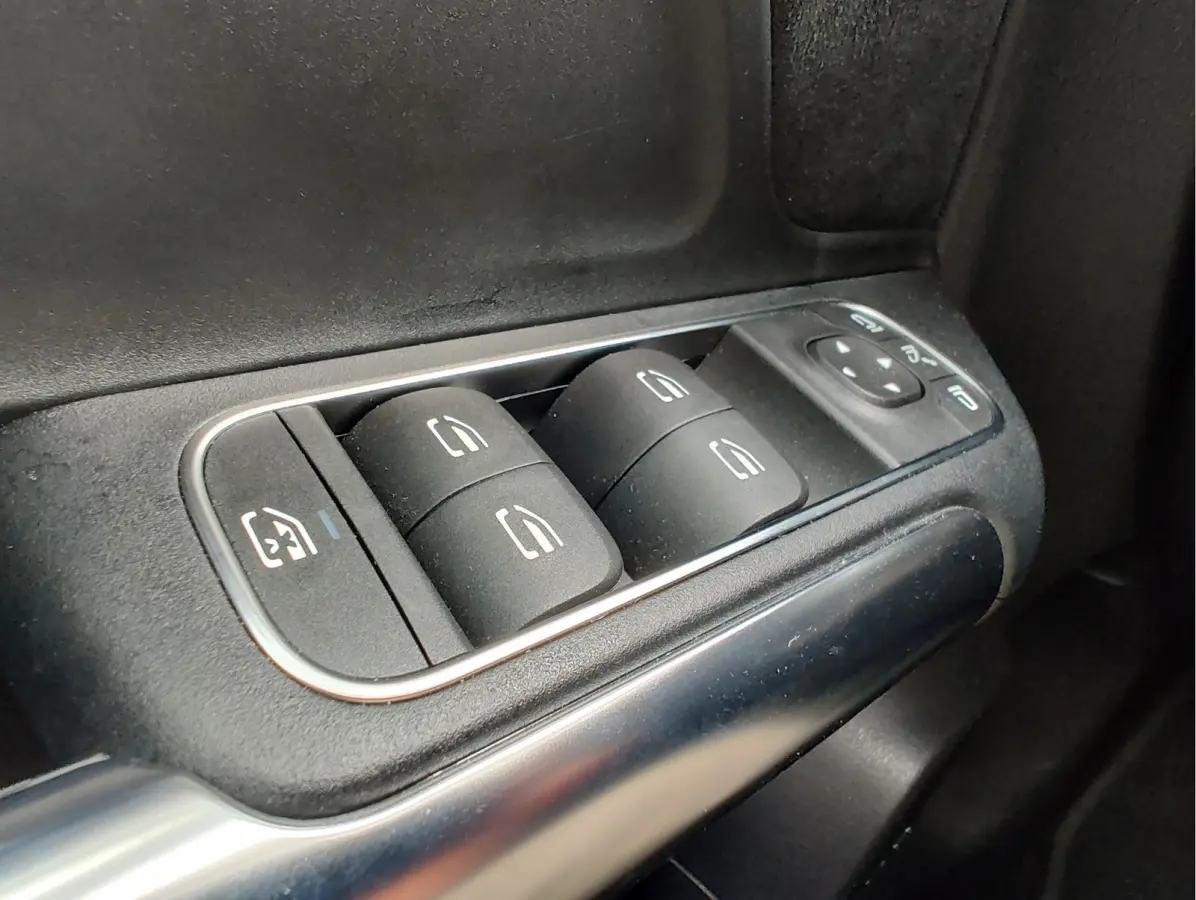 300 4MATIC AMG LINE 67 kWh Pano | Head Up Display | Memory Seats | Dodehoekdetectie | Trekhaak