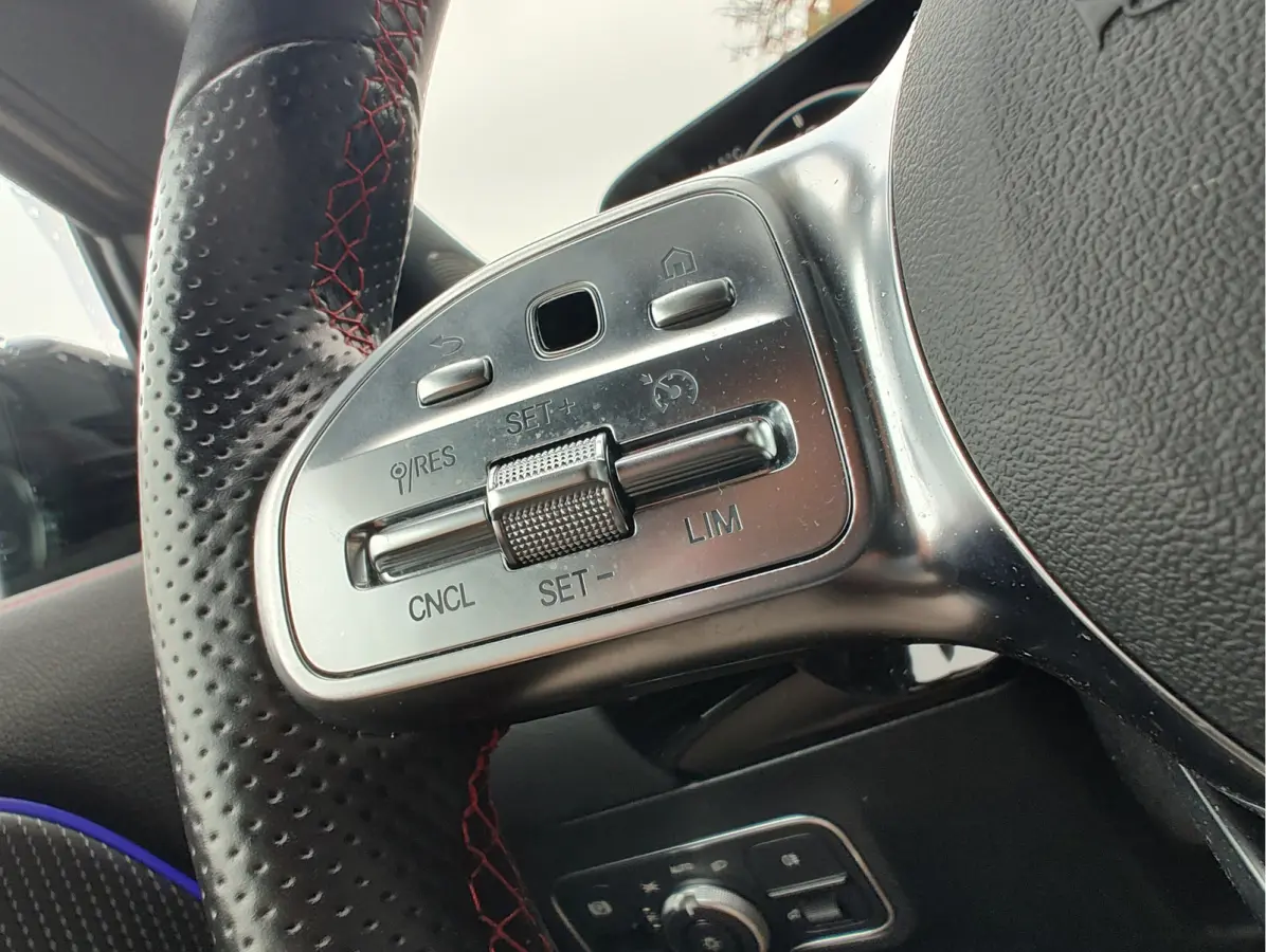 300 4MATIC AMG LINE 67 kWh Pano | Head Up Display | Memory Seats | Dodehoekdetectie | Trekhaak