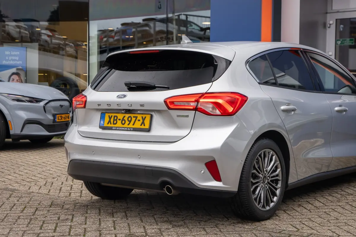 1.0 EcoBoost Titanium Business | Camera | Stoel/stuur/voorruit verwarming | B&O audio | Cruise control adaptief | Keyless | Apple Carplay/Android Auto | Achteruitrijcamera | Apple Carplay/An