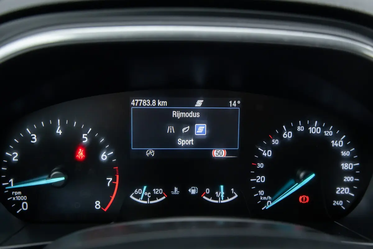 1.0 EcoBoost Titanium Business | Camera | Stoel/stuur/voorruit verwarming | B&O audio | Cruise control adaptief | Keyless | Apple Carplay/Android Auto | Achteruitrijcamera | Apple Carplay/An