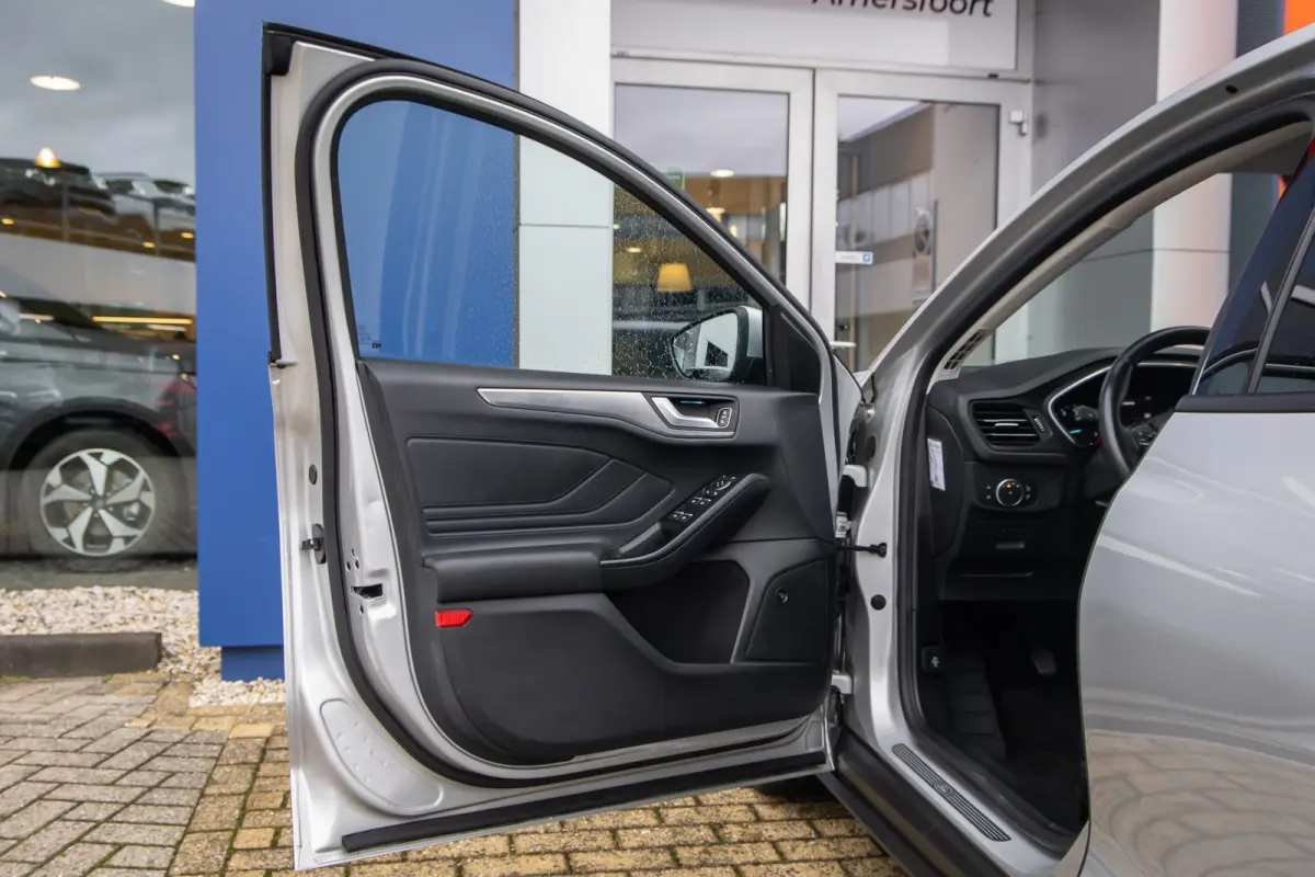 1.0 EcoBoost Titanium Business | Camera | Stoel/stuur/voorruit verwarming | B&O audio | Cruise control adaptief | Keyless | Apple Carplay/Android Auto | Achteruitrijcamera | Apple Carplay/An