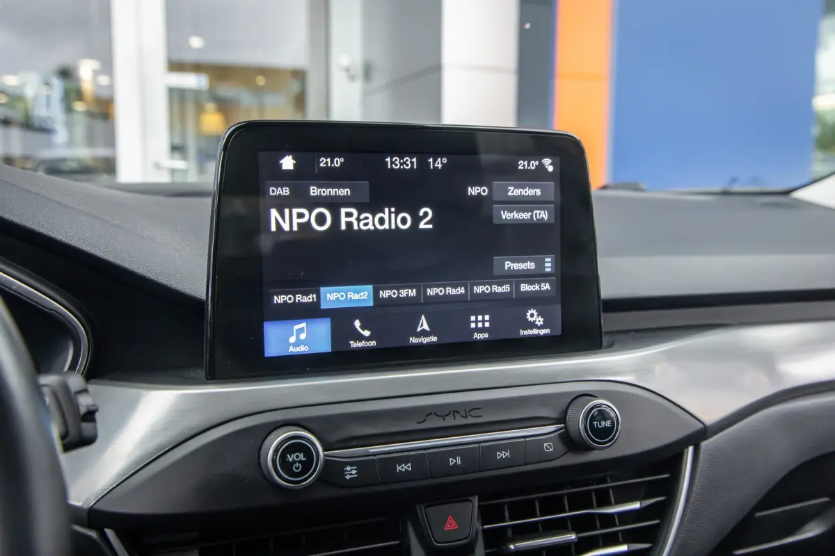 1.0 EcoBoost Titanium Business | Camera | Stoel/stuur/voorruit verwarming | B&O audio | Cruise control adaptief | Keyless | Apple Carplay/Android Auto | Achteruitrijcamera | Apple Carplay/An