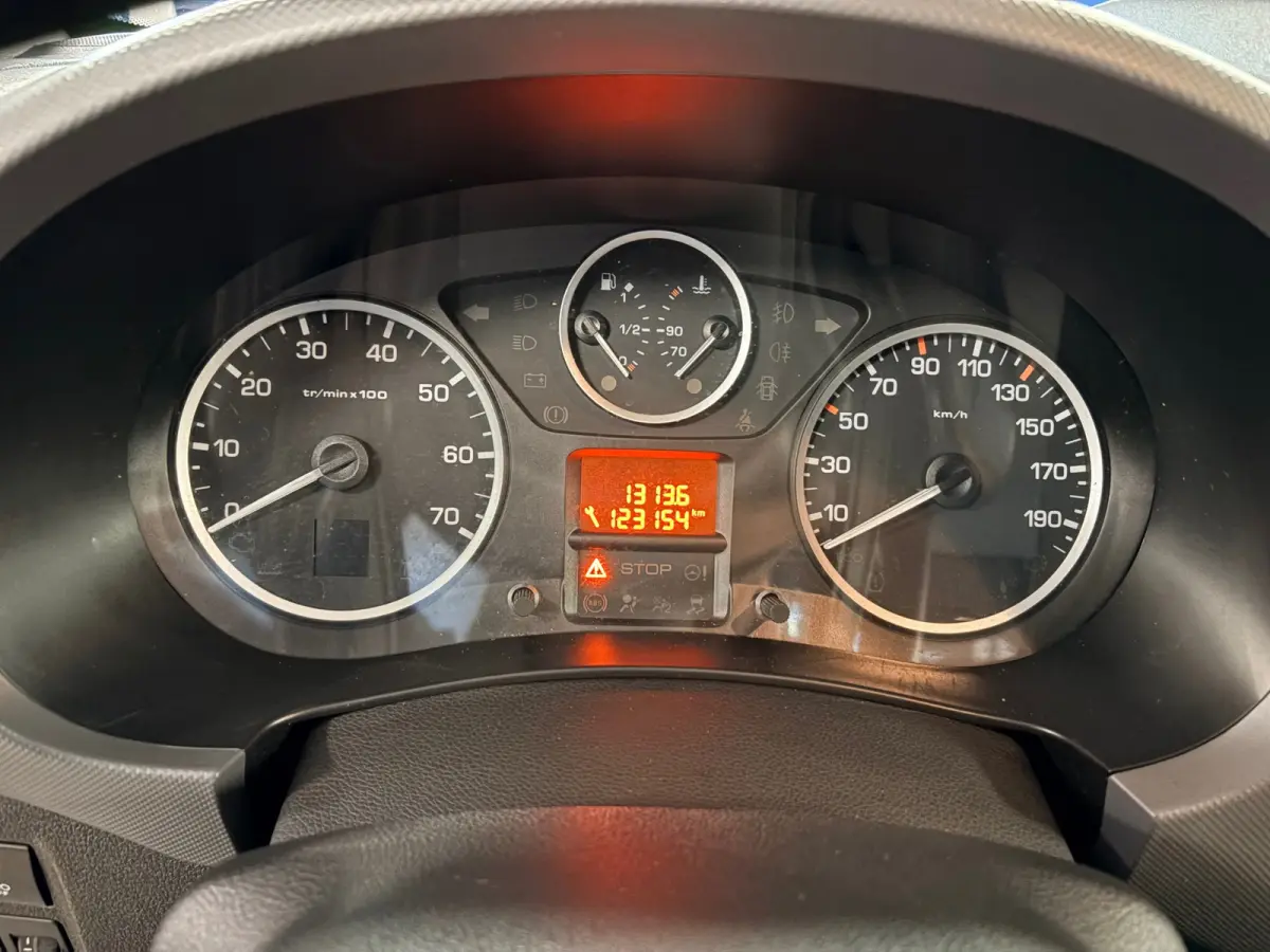 1.6 BlueHDI 100 Business Economy S&S/apple/airco/cruisec/pdc/trekhaak