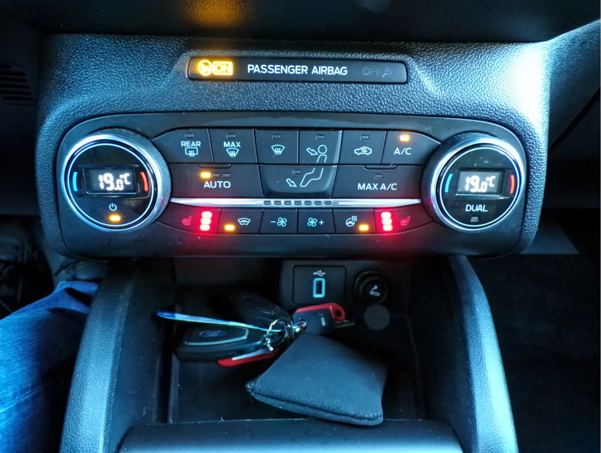1.0 EcoBoost Hybrid ST Line X Business historie bekend